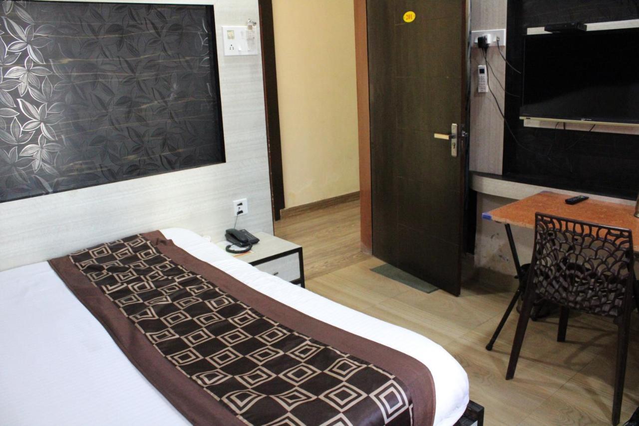 Hotel SQUARE PARK Dibrugarh Buitenkant foto