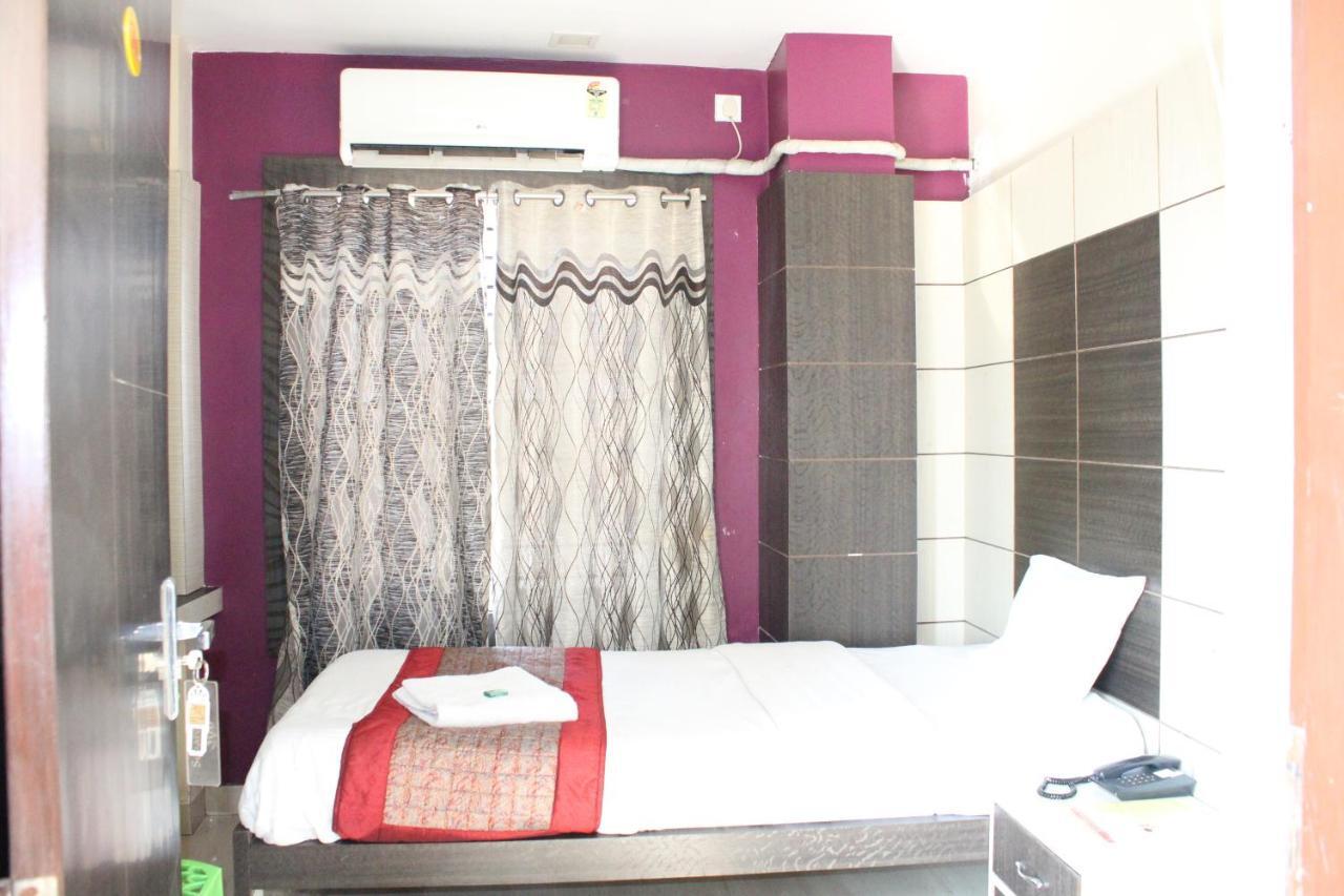 Hotel SQUARE PARK Dibrugarh Buitenkant foto
