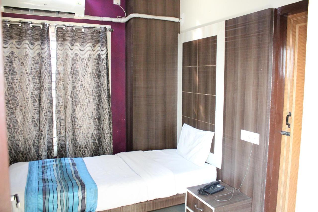 Hotel SQUARE PARK Dibrugarh Buitenkant foto