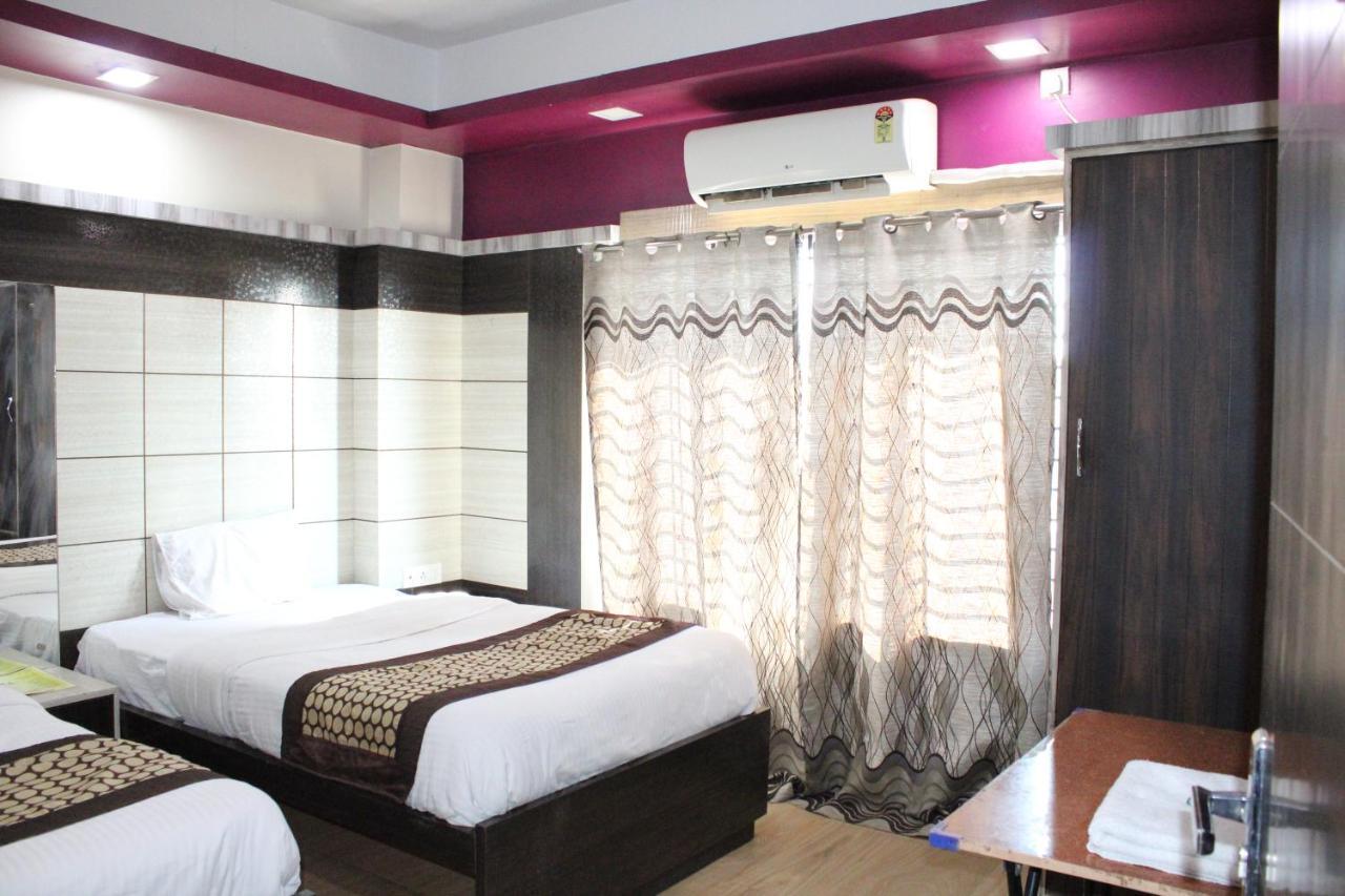 Hotel SQUARE PARK Dibrugarh Buitenkant foto