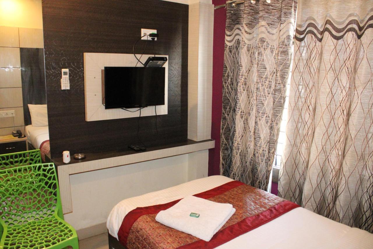 Hotel SQUARE PARK Dibrugarh Buitenkant foto