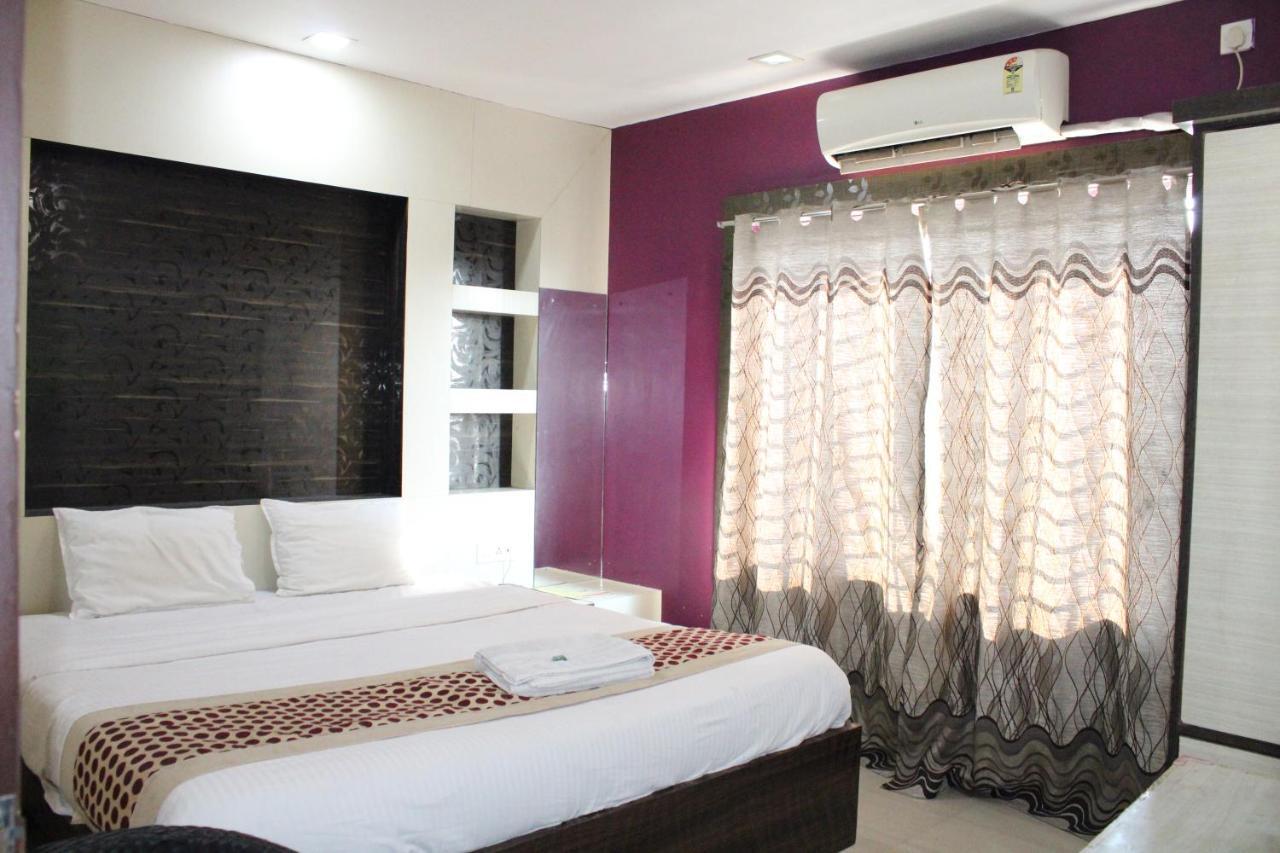 Hotel SQUARE PARK Dibrugarh Buitenkant foto
